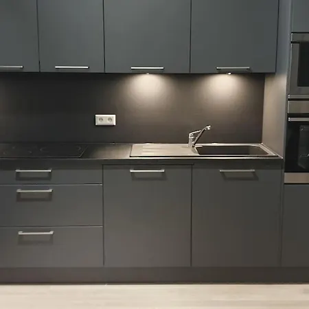 Trendy 3 Beds In Convenient Location